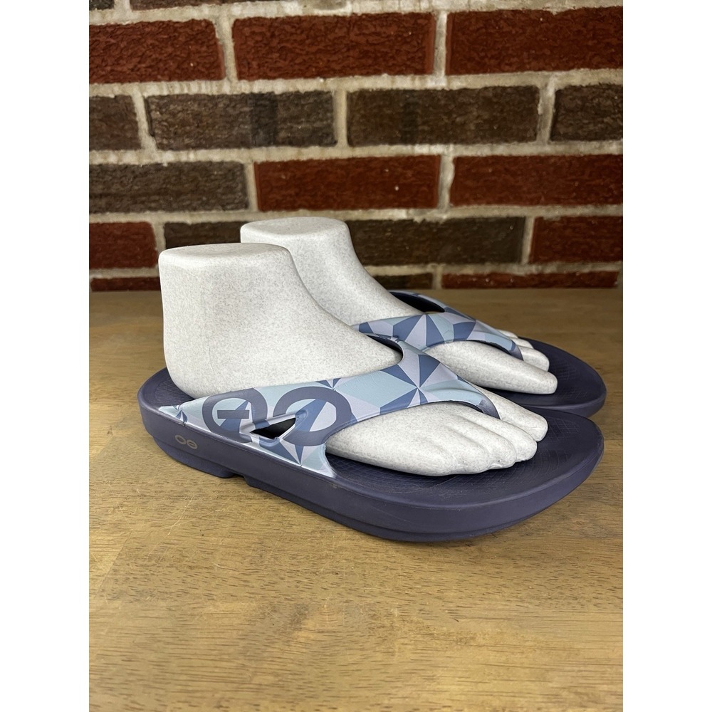 OOFOS OOlala Limited Edition Recovery Sandals Women 12 Periwinkle Blue Geometric